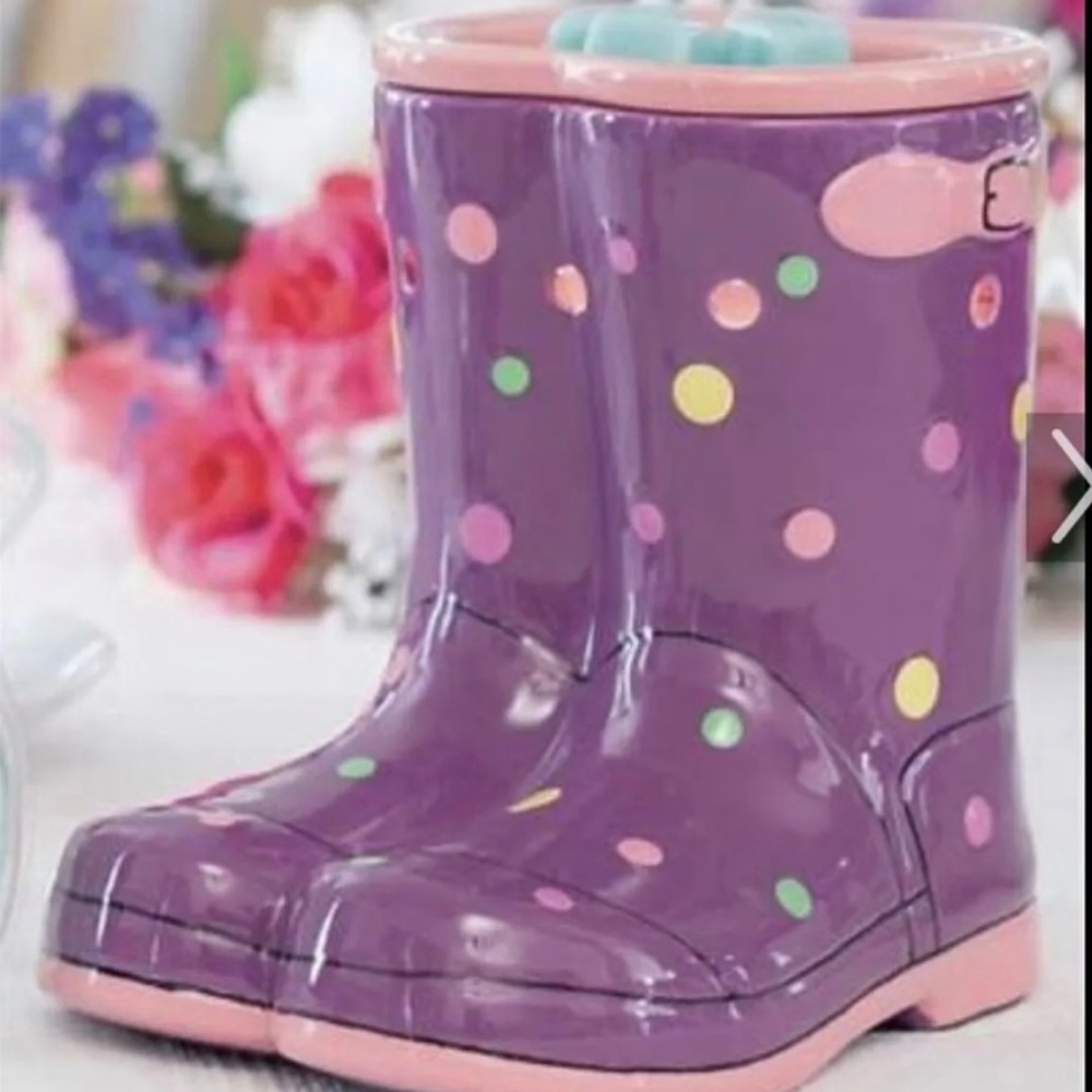 NIB Scentsy Home “Wellies” Warmer Only